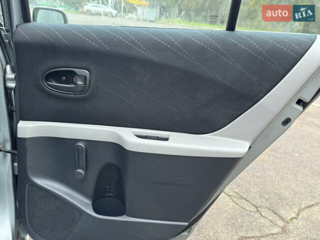 Серый Тойота Ярис, объемом двигателя 1.3 л и пробегом 150 тыс. км за 4600 $, фото 29 на Automoto.ua