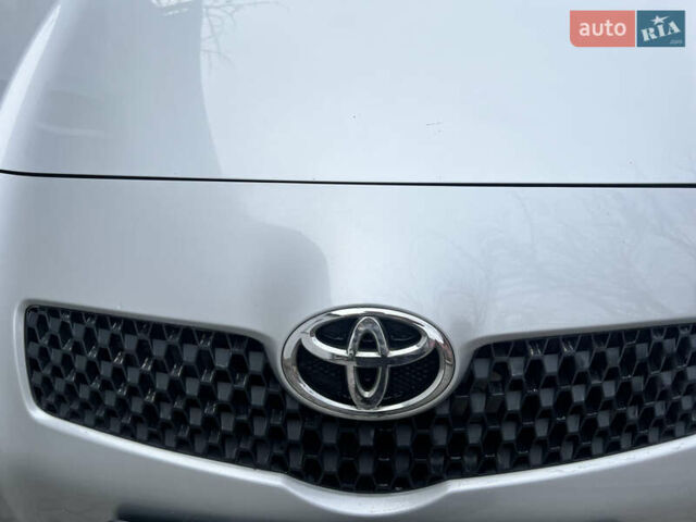 Сірий Тойота Яріс, об'ємом двигуна 1.3 л та пробігом 233 тис. км за 4800 $, фото 34 на Automoto.ua