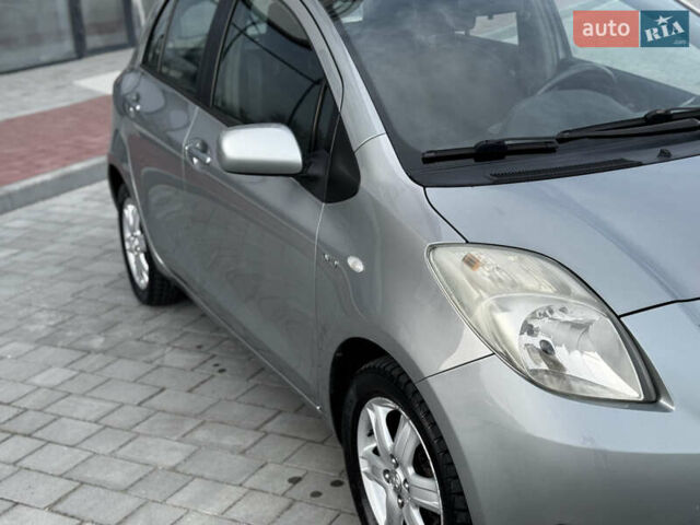 Сірий Тойота Яріс, об'ємом двигуна 1.4 л та пробігом 234 тис. км за 5700 $, фото 9 на Automoto.ua