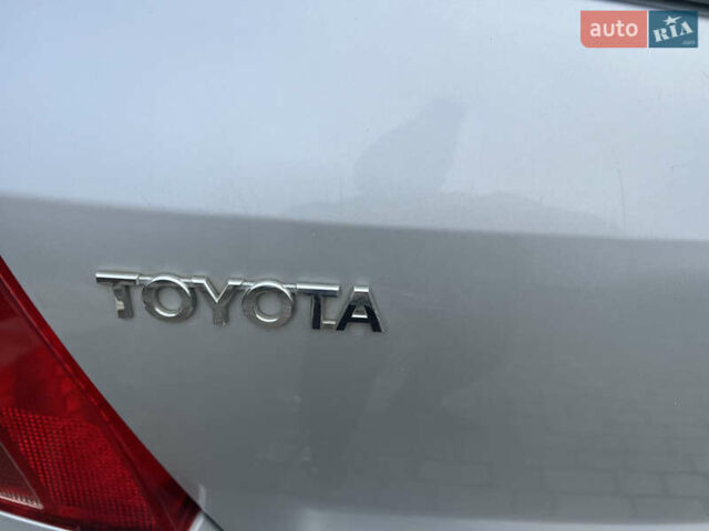 Сірий Тойота Яріс, об'ємом двигуна 1.3 л та пробігом 233 тис. км за 4800 $, фото 25 на Automoto.ua