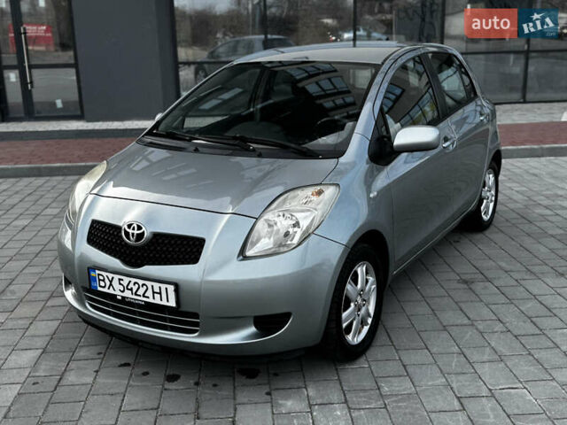 Сірий Тойота Яріс, об'ємом двигуна 1.4 л та пробігом 234 тис. км за 5700 $, фото 1 на Automoto.ua
