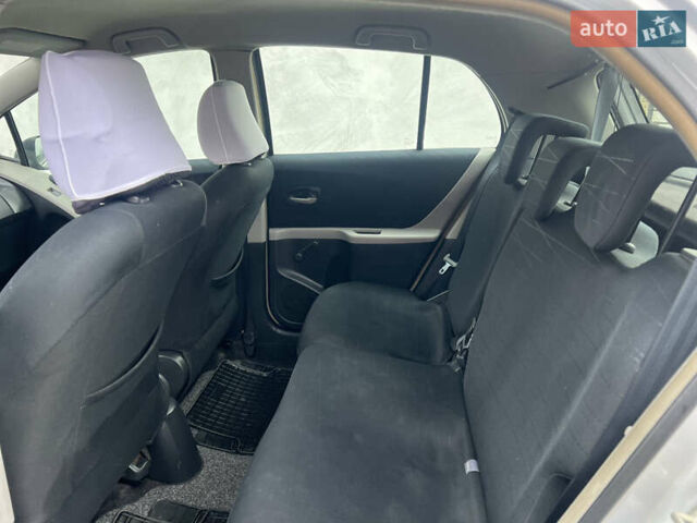 Сірий Тойота Яріс, об'ємом двигуна 1.3 л та пробігом 233 тис. км за 4800 $, фото 14 на Automoto.ua