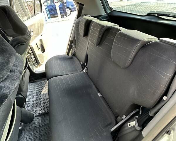 Сірий Тойота Яріс, об'ємом двигуна 1.3 л та пробігом 183 тис. км за 5850 $, фото 10 на Automoto.ua