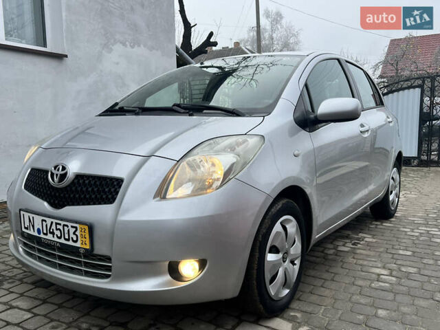Сірий Тойота Яріс, об'ємом двигуна 1.3 л та пробігом 233 тис. км за 4800 $, фото 2 на Automoto.ua