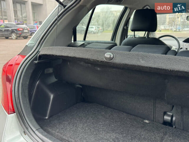 Серый Тойота Ярис, объемом двигателя 1.3 л и пробегом 150 тыс. км за 4600 $, фото 35 на Automoto.ua