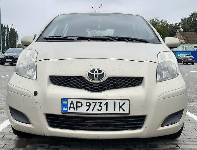 Сірий Тойота Яріс, об'ємом двигуна 1.3 л та пробігом 169 тис. км за 6200 $, фото 11 на Automoto.ua