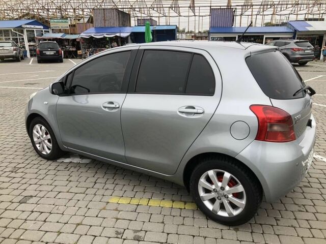 Сірий Тойота Яріс, об'ємом двигуна 1 л та пробігом 185 тис. км за 3950 $, фото 17 на Automoto.ua