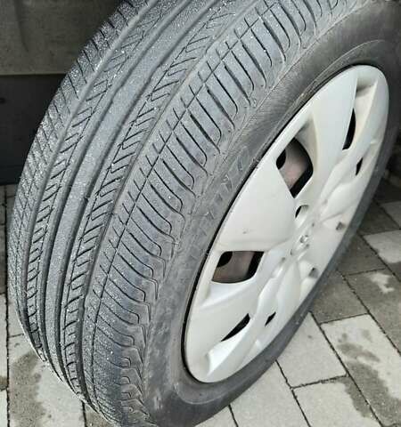 Сірий Тойота Яріс, об'ємом двигуна 1.3 л та пробігом 169 тис. км за 6200 $, фото 24 на Automoto.ua