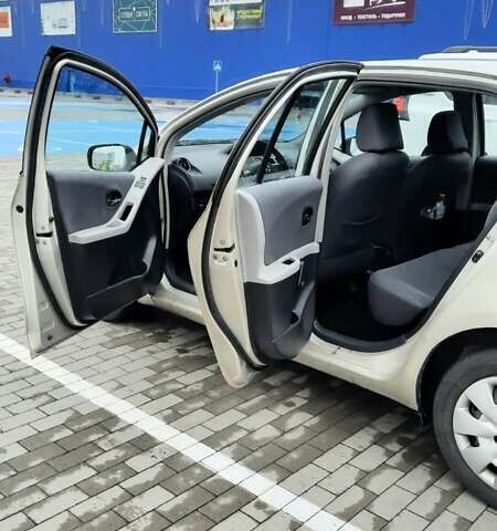 Сірий Тойота Яріс, об'ємом двигуна 1.3 л та пробігом 169 тис. км за 6200 $, фото 23 на Automoto.ua