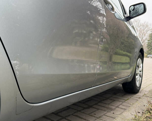 Сірий Тойота Яріс, об'ємом двигуна 1.4 л та пробігом 290 тис. км за 5999 $, фото 34 на Automoto.ua