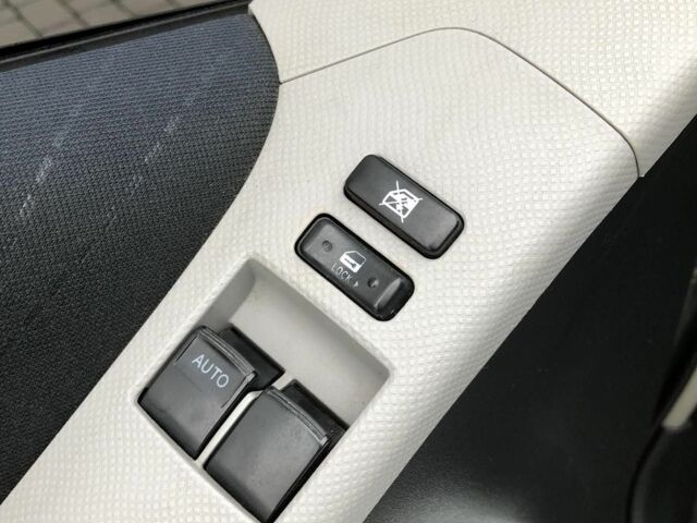 Сірий Тойота Яріс, об'ємом двигуна 1 л та пробігом 185 тис. км за 3950 $, фото 22 на Automoto.ua