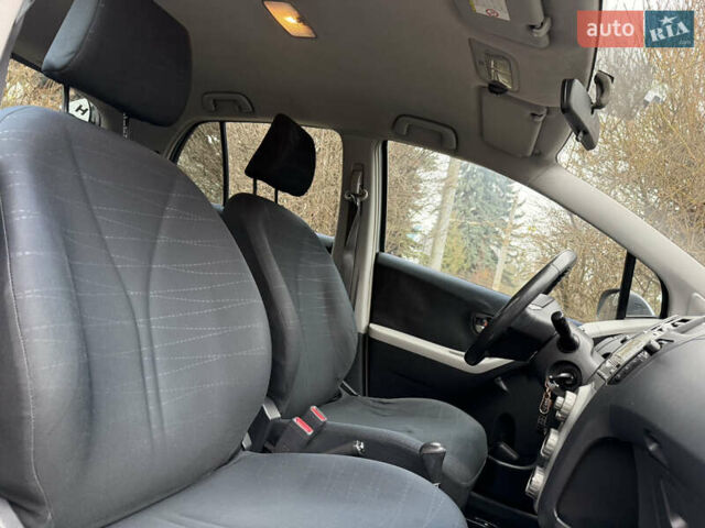 Сірий Тойота Яріс, об'ємом двигуна 1.4 л та пробігом 290 тис. км за 5999 $, фото 42 на Automoto.ua