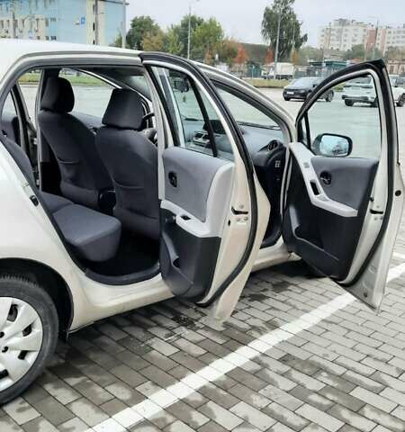 Сірий Тойота Яріс, об'ємом двигуна 1.3 л та пробігом 169 тис. км за 6200 $, фото 22 на Automoto.ua