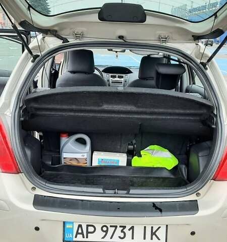 Сірий Тойота Яріс, об'ємом двигуна 1.3 л та пробігом 169 тис. км за 6200 $, фото 10 на Automoto.ua