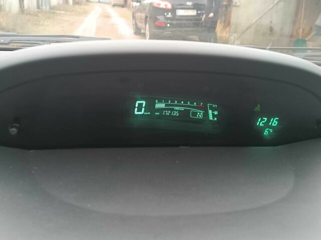 Серый Тойота Ярис, объемом двигателя 1.3 л и пробегом 172 тыс. км за 6200 $, фото 13 на Automoto.ua