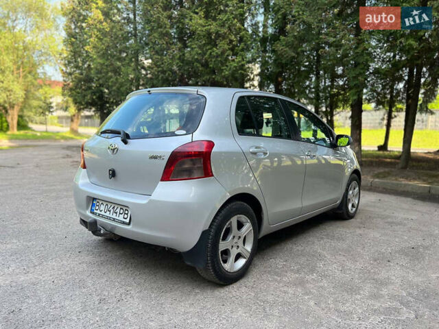 Серый Тойота Ярис, объемом двигателя 1.4 л и пробегом 230 тыс. км за 5700 $, фото 20 на Automoto.ua