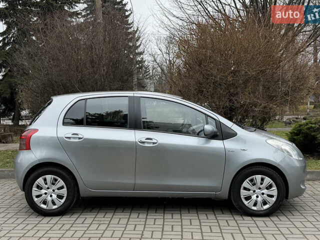 Сірий Тойота Яріс, об'ємом двигуна 1.4 л та пробігом 290 тис. км за 5999 $, фото 24 на Automoto.ua