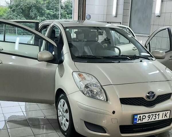 Сірий Тойота Яріс, об'ємом двигуна 1.3 л та пробігом 169 тис. км за 6200 $, фото 13 на Automoto.ua