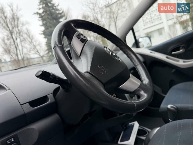 Сірий Тойота Яріс, об'ємом двигуна 1.4 л та пробігом 290 тис. км за 5999 $, фото 45 на Automoto.ua