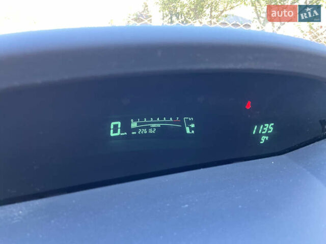 Серый Тойота Ярис, объемом двигателя 1.3 л и пробегом 226 тыс. км за 4400 $, фото 11 на Automoto.ua