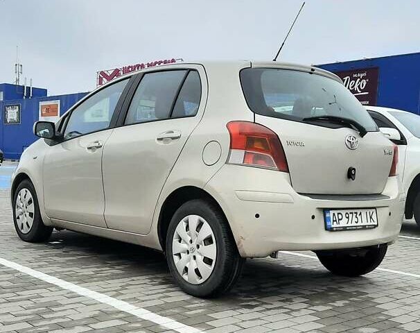 Сірий Тойота Яріс, об'ємом двигуна 1.3 л та пробігом 169 тис. км за 6200 $, фото 3 на Automoto.ua