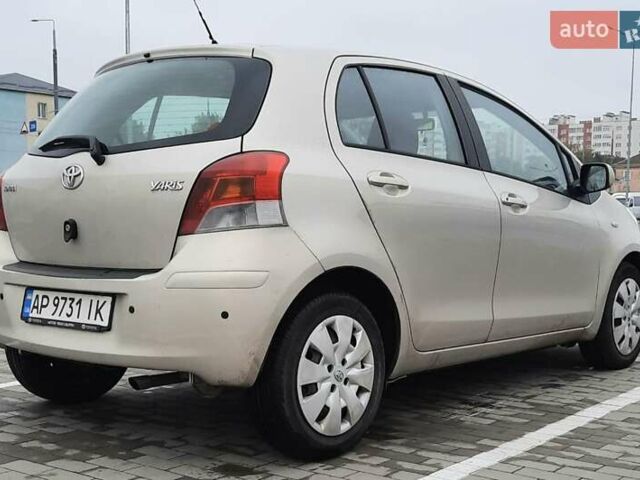 Сірий Тойота Яріс, об'ємом двигуна 1.3 л та пробігом 169 тис. км за 6200 $, фото 9 на Automoto.ua