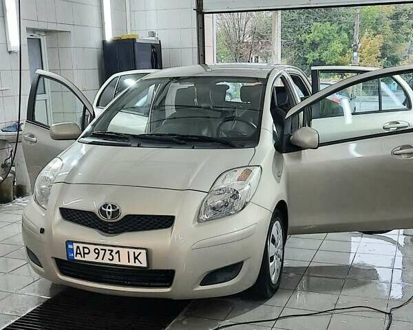 Сірий Тойота Яріс, об'ємом двигуна 1.3 л та пробігом 169 тис. км за 6200 $, фото 12 на Automoto.ua