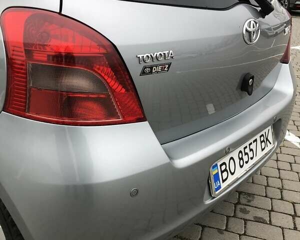 Серый Тойота Ярис, объемом двигателя 1 л и пробегом 186 тыс. км за 3920 $, фото 21 на Automoto.ua