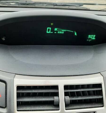 Сірий Тойота Яріс, об'ємом двигуна 1.3 л та пробігом 169 тис. км за 6200 $, фото 17 на Automoto.ua