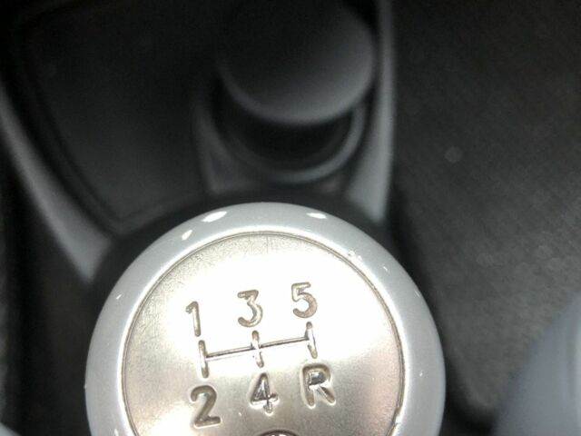 Сірий Тойота Яріс, об'ємом двигуна 1 л та пробігом 185 тис. км за 3950 $, фото 21 на Automoto.ua