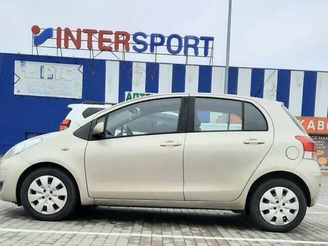 Сірий Тойота Яріс, об'ємом двигуна 1.3 л та пробігом 169 тис. км за 6200 $, фото 2 на Automoto.ua