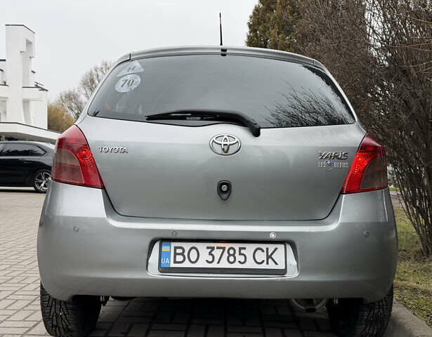 Сірий Тойота Яріс, об'ємом двигуна 1.4 л та пробігом 290 тис. км за 5999 $, фото 13 на Automoto.ua