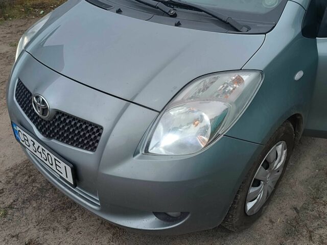 Серый Тойота Ярис, объемом двигателя 1.3 л и пробегом 172 тыс. км за 6200 $, фото 16 на Automoto.ua