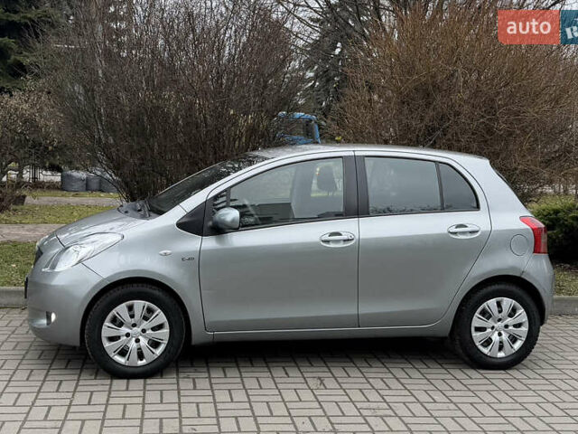 Сірий Тойота Яріс, об'ємом двигуна 1.4 л та пробігом 290 тис. км за 5999 $, фото 7 на Automoto.ua