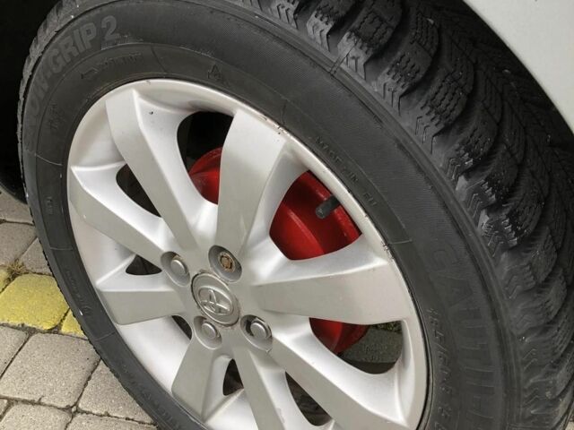 Сірий Тойота Яріс, об'ємом двигуна 1 л та пробігом 185 тис. км за 3950 $, фото 15 на Automoto.ua