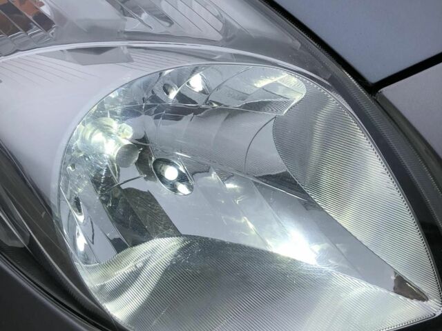 Сірий Тойота Яріс, об'ємом двигуна 1 л та пробігом 185 тис. км за 3950 $, фото 6 на Automoto.ua