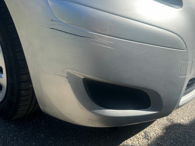 Серый Тойота Ярис, объемом двигателя 1 л и пробегом 115 тыс. км за 4200 $, фото 12 на Automoto.ua