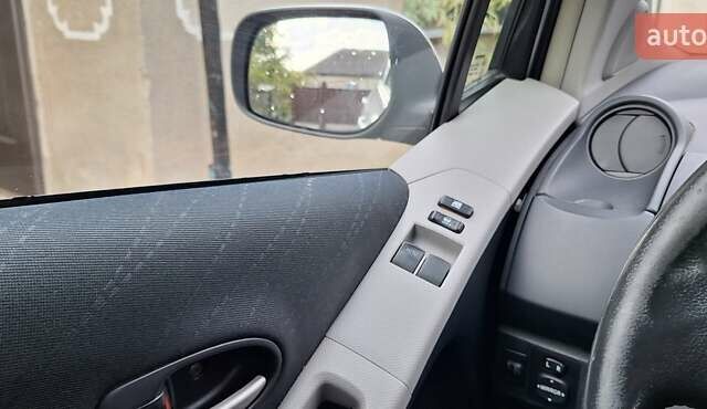 Тойота Яріс 2009 у Тернополі на Automoto.ua Сірий Тойота Яріс, об'ємом двигуна 1.4 л та пробігом 277 тис. км за 5700 $, фото 11 на Automoto.ua