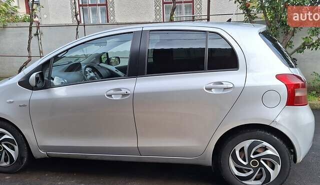 Тойота Яріс 2009 у Тернополі на Automoto.ua Сірий Тойота Яріс, об'ємом двигуна 1.4 л та пробігом 277 тис. км за 5700 $, фото 3 на Automoto.ua