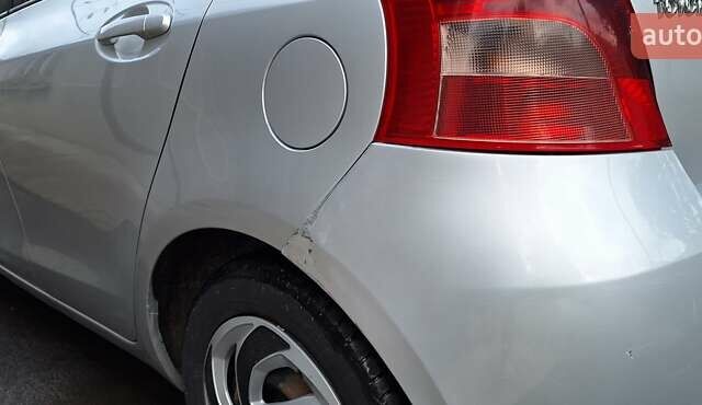 Тойота Яріс 2009 у Тернополі на Automoto.ua Сірий Тойота Яріс, об'ємом двигуна 1.4 л та пробігом 277 тис. км за 5700 $, фото 16 на Automoto.ua