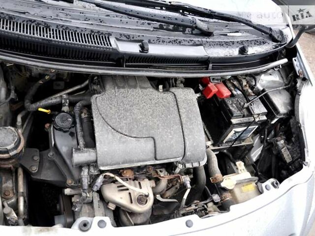 Сірий Тойота Яріс, об'ємом двигуна 1 л та пробігом 214 тис. км за 5300 $, фото 21 на Automoto.ua