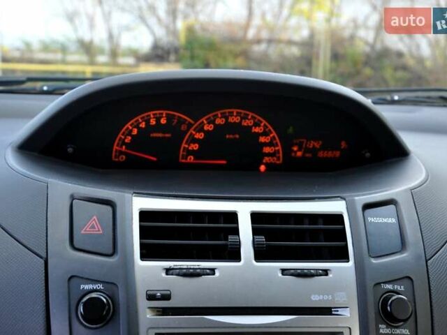 Серый Тойота Ярис, объемом двигателя 1 л и пробегом 166 тыс. км за 4400 $, фото 19 на Automoto.ua