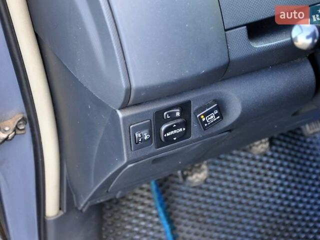 Серый Тойота Ярис, объемом двигателя 1 л и пробегом 166 тыс. км за 4400 $, фото 18 на Automoto.ua