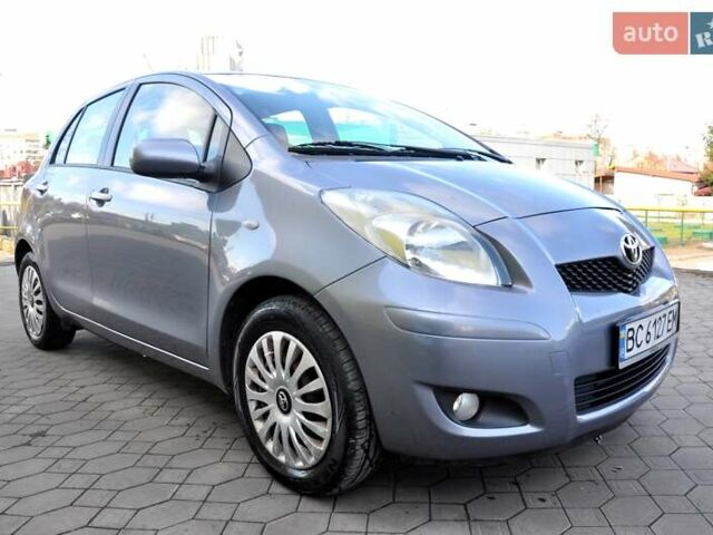 Серый Тойота Ярис, объемом двигателя 1 л и пробегом 166 тыс. км за 4400 $, фото 4 на Automoto.ua
