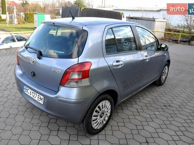Серый Тойота Ярис, объемом двигателя 1 л и пробегом 166 тыс. км за 4400 $, фото 6 на Automoto.ua