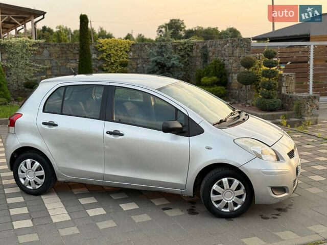 Серый Тойота Ярис, объемом двигателя 1 л и пробегом 230 тыс. км за 2999 $, фото 17 на Automoto.ua