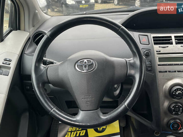 Серый Тойота Ярис, объемом двигателя 1 л и пробегом 230 тыс. км за 3450 $, фото 17 на Automoto.ua