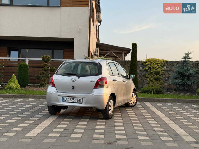 Серый Тойота Ярис, объемом двигателя 1 л и пробегом 230 тыс. км за 2999 $, фото 34 на Automoto.ua