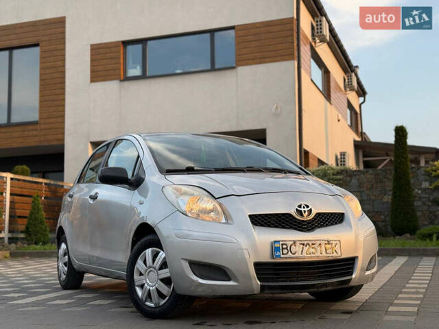 Серый Тойота Ярис, объемом двигателя 1 л и пробегом 230 тыс. км за 2999 $, фото 11 на Automoto.ua