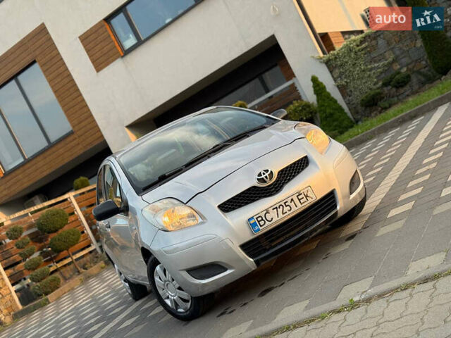 Серый Тойота Ярис, объемом двигателя 1 л и пробегом 230 тыс. км за 2999 $, фото 10 на Automoto.ua